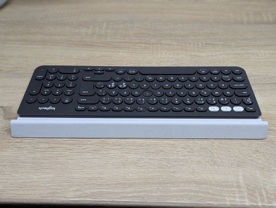 Б/В Бездротова клавіатура Logitech K780 Multi-Device