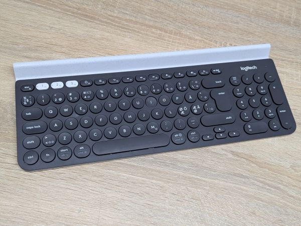 Б/В Бездротова клавіатура Logitech K780 Multi-Device