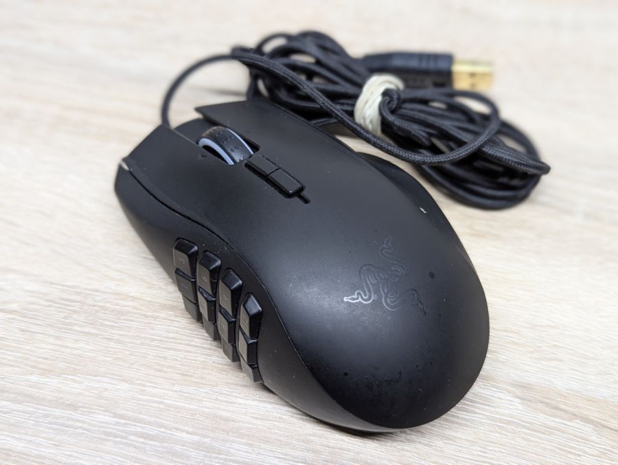 Новий Дротова ігрова миша Razer Naga Chroma RZ01-0161