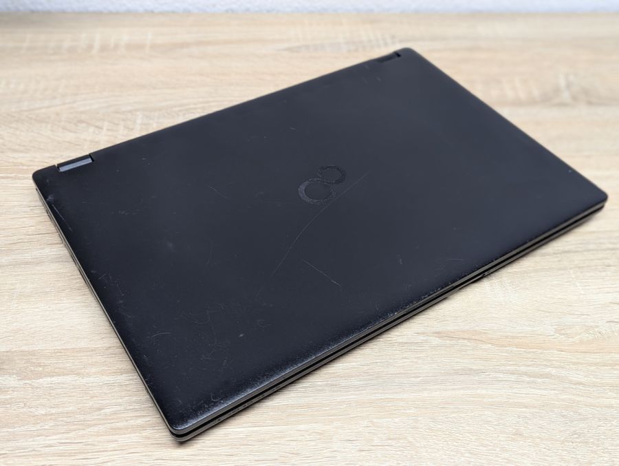 Уцінка! Ноутбук Б/В Fujitsu LifeBook E558, Intel Core i7-8550U, DDR4 16 GB, SSD 256GB, 15.6" UHD