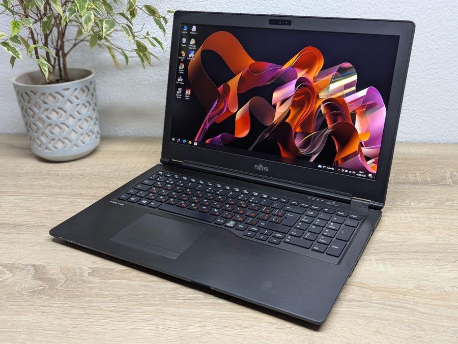 Ноутбук Б/В Fujitsu U758, Intel Core i5-8250U, DDR4 16 GB, SSD 256GB, 15.6" Full HD