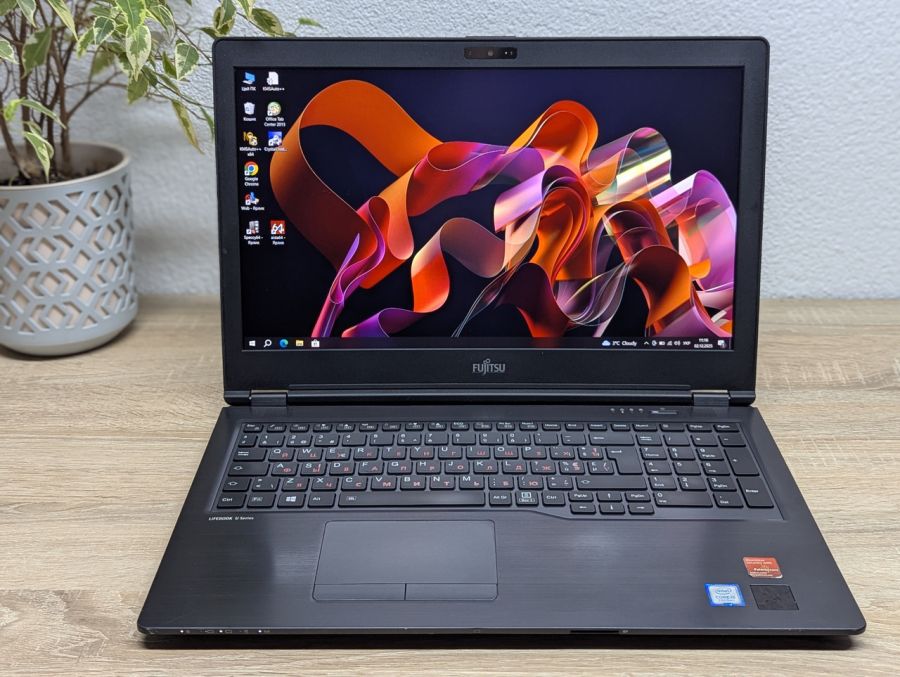 Уцінка! Ноутбук Б/В Fujitsu U757, Intel Core i5-7200U, DDR4 16 GB, SSD 256GB, 15.6" Full HD