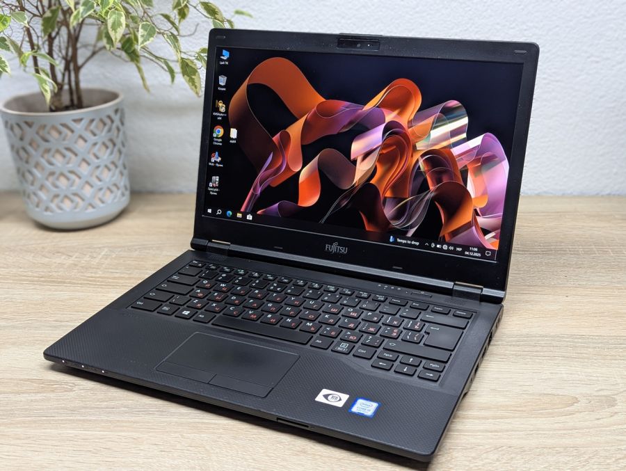 Ноутбук Б/В Fujitsu LifeBook E549, Intel Core i5-8265U, DDR4 16 GB, SSD 256GB, 14" Full HD