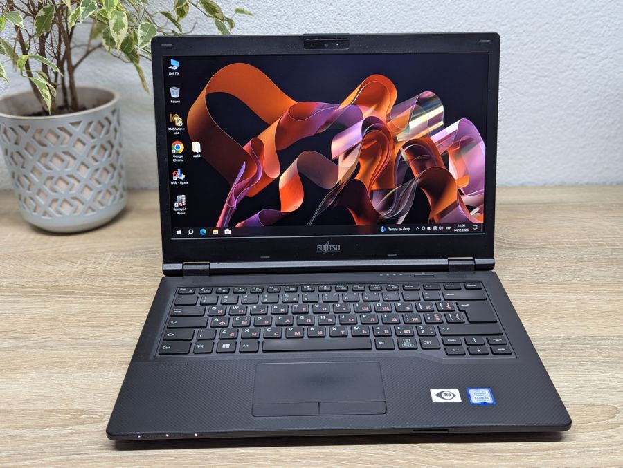 Ноутбук Б/В Fujitsu LifeBook E549, Intel Core i5-8265U, DDR4 16GB, SSD 256GB, 14" Full HD