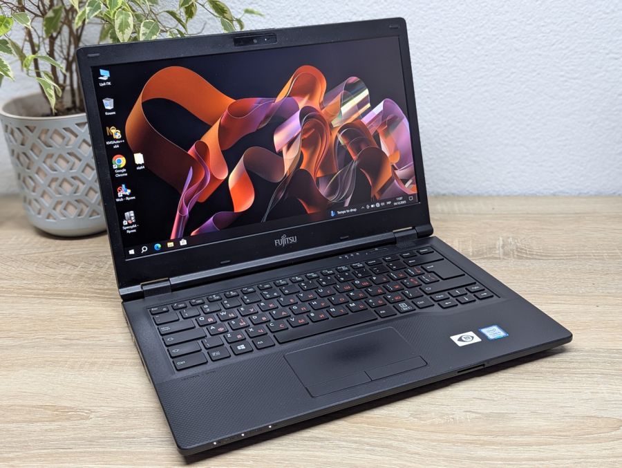 Ноутбук Б/В Fujitsu LifeBook E549, Intel Core i5-8265U, DDR4 16GB, SSD 256GB, 14" Full HD