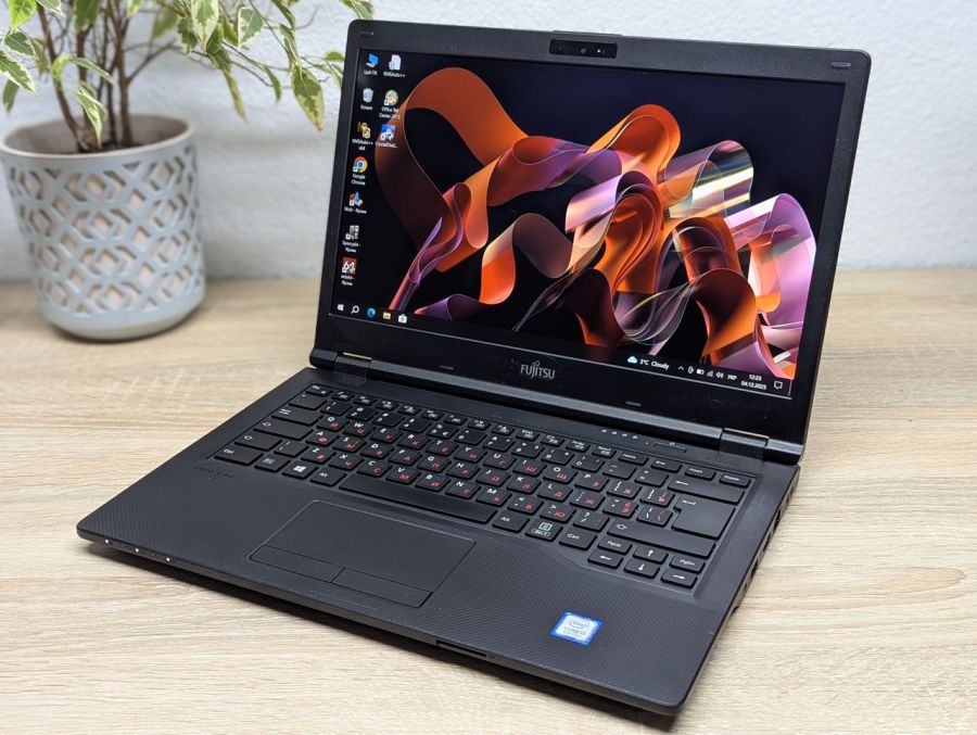 Ноутбук Б/В Fujitsu LifeBook E548, Intel Core i5-8250U, DDR4 16 GB, SSD 256GB, 14" Full HD