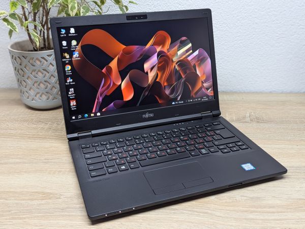 Ноутбук Б/В Fujitsu LifeBook E548, Intel Core i5-8250U, DDR4 16 GB, SSD 256GB, 14" Full HD