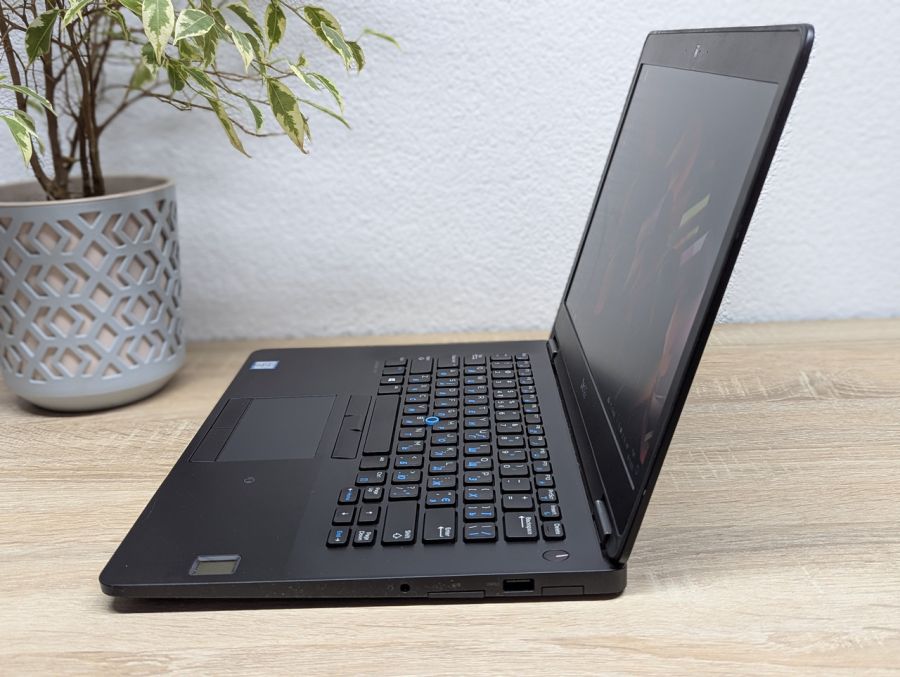Ноутбук Б/В Dell Latitude E7470, Intel Core i7-6600U, DDR4 8 GB, SSD 128GB, 14" Full HD