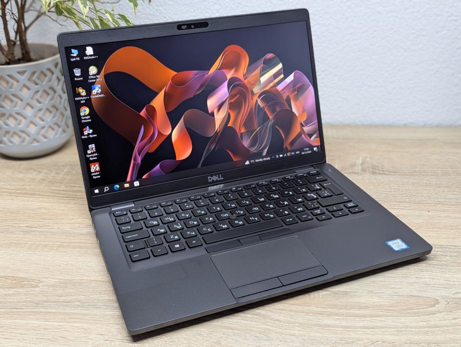 Уцінка! Ноутбук Б/В Dell Latitude 5400, Intel Core i5-8250U, DDR4 16 GB, SSD 256GB, 14" Full HD