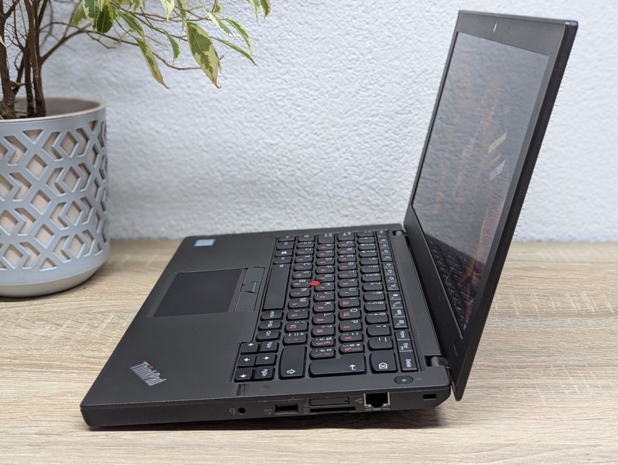 Ноутбук Б/В Lenovo ThinkPad X260, Intel Core i5-6300U, DDR4 8 GB, SSD 128GB, 12" HD