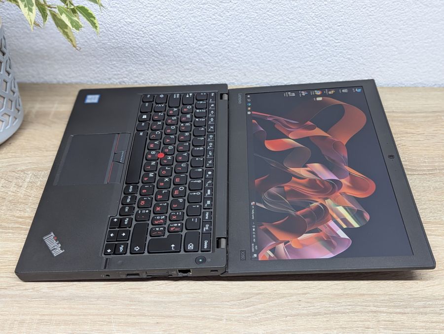Ноутбук Б/В Lenovo ThinkPad X260, Intel Core i5-6300U, DDR4 8 GB, SSD 128GB, 12" HD