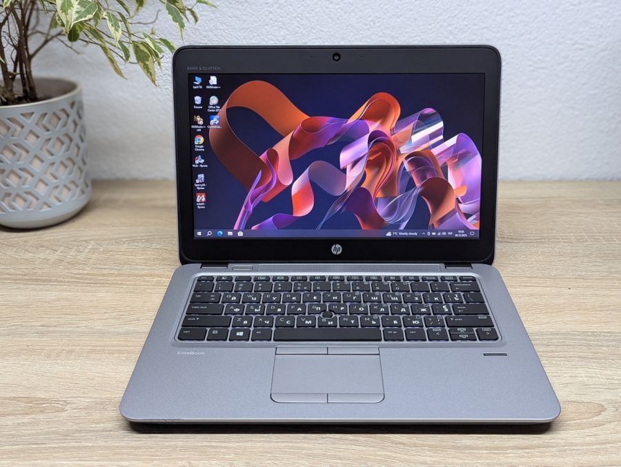 Ноутбук Б/В HP EliteBook 820 G3, Intel Core i5-6200U, DDR4 8 GB, SSD 128GB, 12" HD