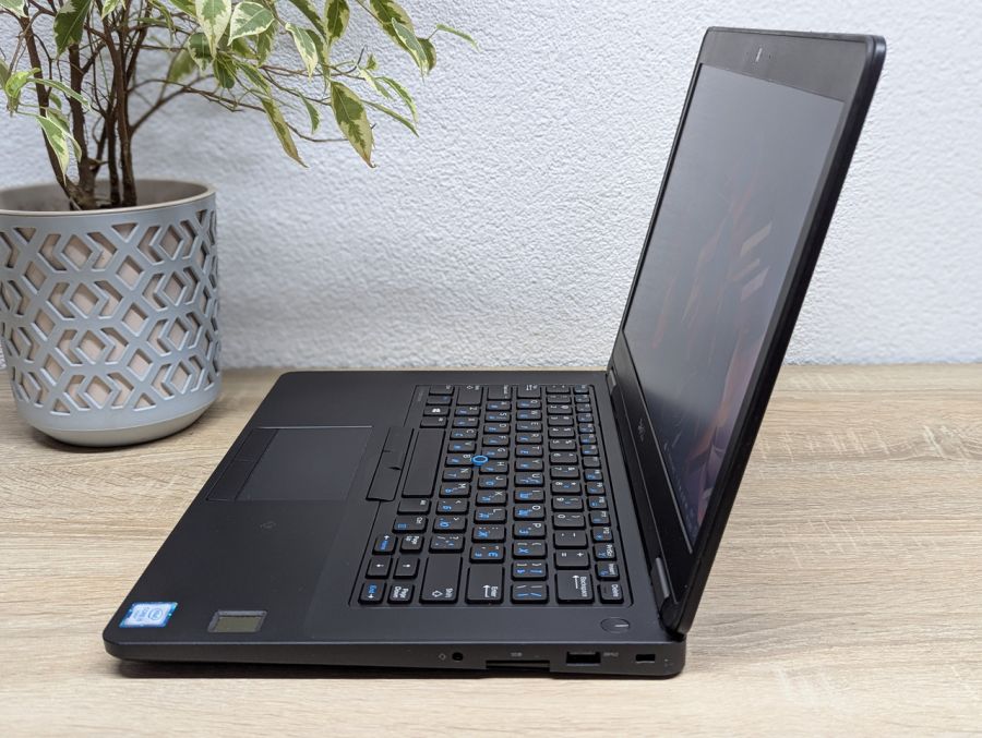 Ноутбук Б/В Dell Latitude E5470, Intel Core i5-6200U, DDR4 8 GB, SSD 128GB, 14" HD