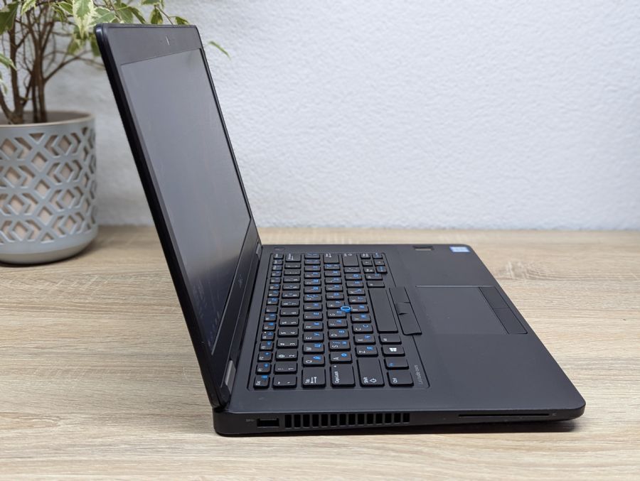 Ноутбук Б/В Dell Latitude E5470, Intel Core i5-6200U, DDR4 8 GB, SSD 128GB, 14" HD