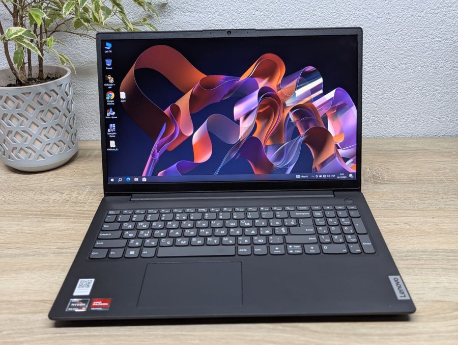 Уцінка! Ноутбук Б/В Lenovo V15 G4 AMN, AMD Ryzen 5 7520U, DDR4 8 GB, SSD 256GB, AMD Radeon 610M 2Gb, 15.6" Full HD