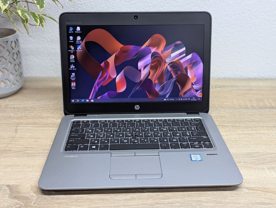 Уцінка! Ноутбук Б/В HP EliteBook 820 G3, Intel Core i5-6200U, DDR4 8 GB, SSD 128GB, 12" HD
