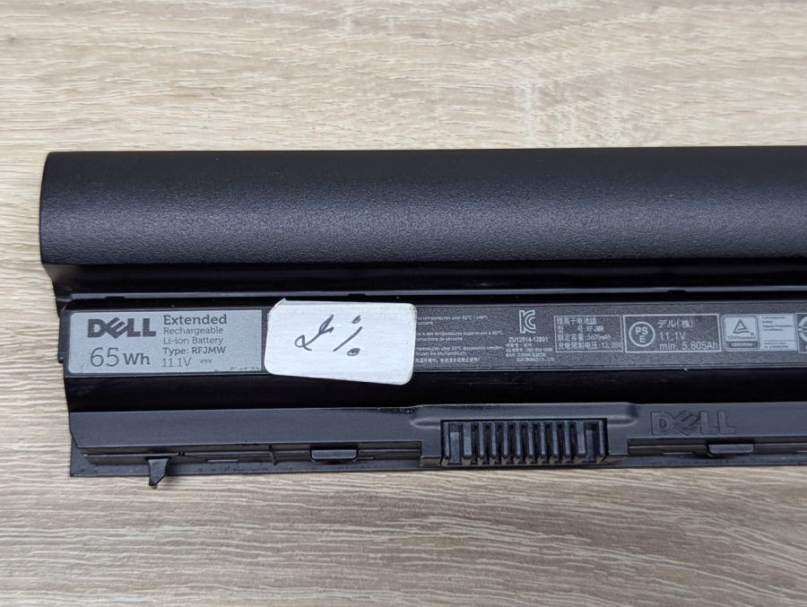 Б/В Оригінальна акумуляторна батарея Dell RFJMW