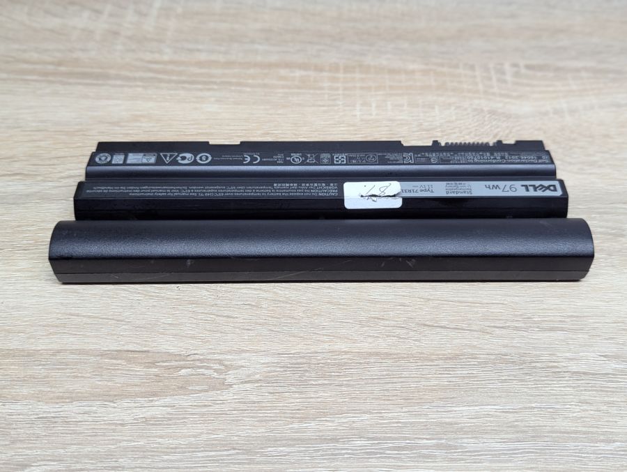 Б/В Оригінальна акумуляторна батарея Dell 71R31