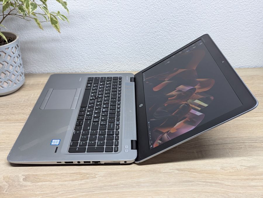 Уцінка! Ноутбук Б/В HP EliteBook 850 G3, Intel Core i5-6200U, DDR4 8 GB, SSD 128GB, 15.6" Full HD
