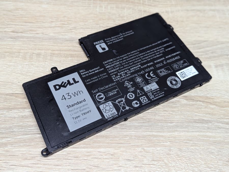 Б/В Оригінальна акумуляторна батарея Dell TRHFF