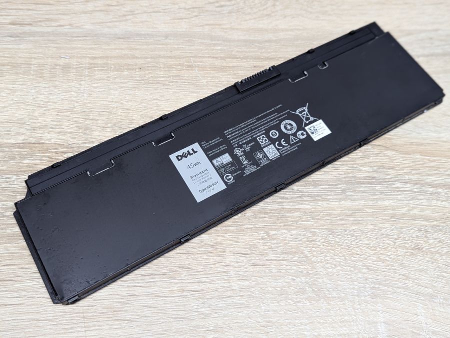 Б/В Оригінальна акумуляторна батарея Dell WD52H