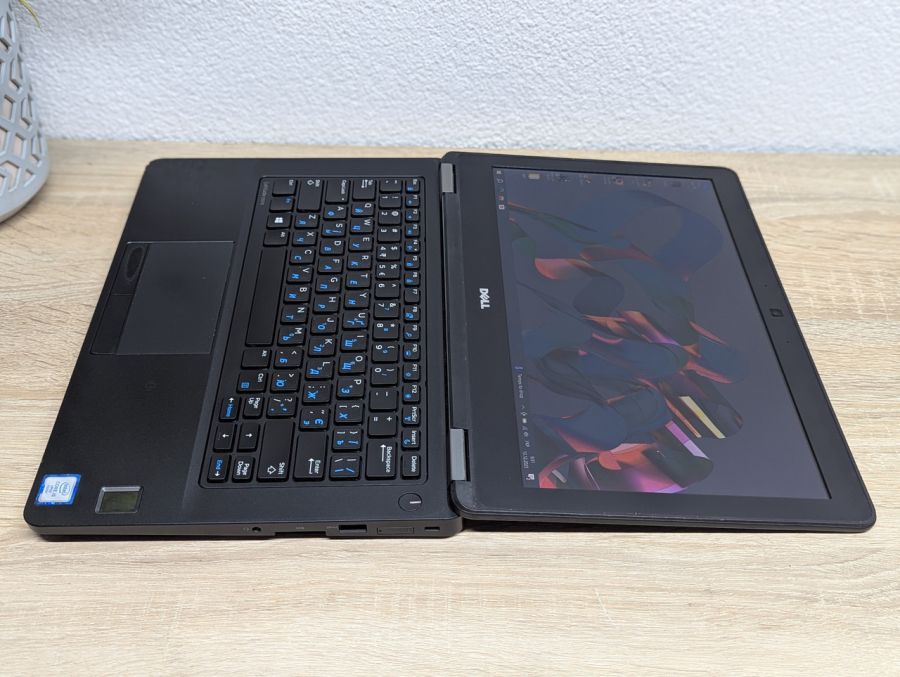 Уцінка! Ноутбук Б/В Dell Latitude E5270, Intel Core i5-6300U, DDR4 8 GB, SSD 128GB, 12" HD