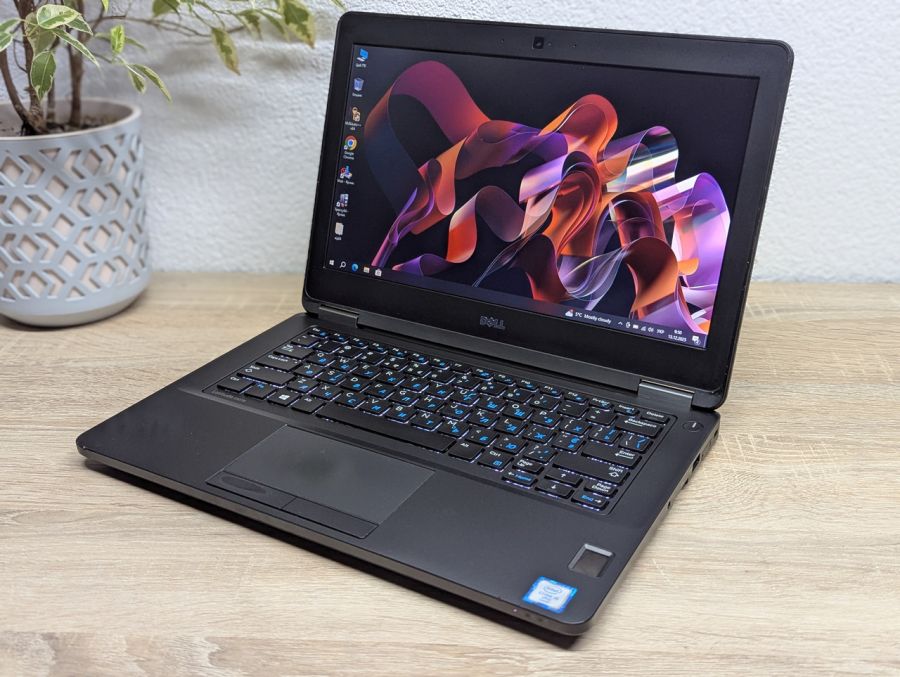 Ноутбук Б/В Dell Latitude E5270, Intel Core i5-6300U, DDR4 8GB, SSD 128GB, 12" HD