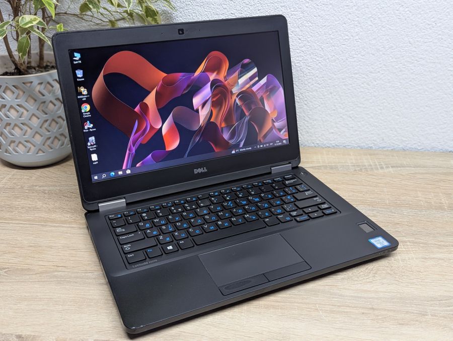 Уцінка! Ноутбук Б/В Dell Latitude E5270, Intel Core i5-6300U, DDR4 8 GB, SSD 128GB, 12" HD
