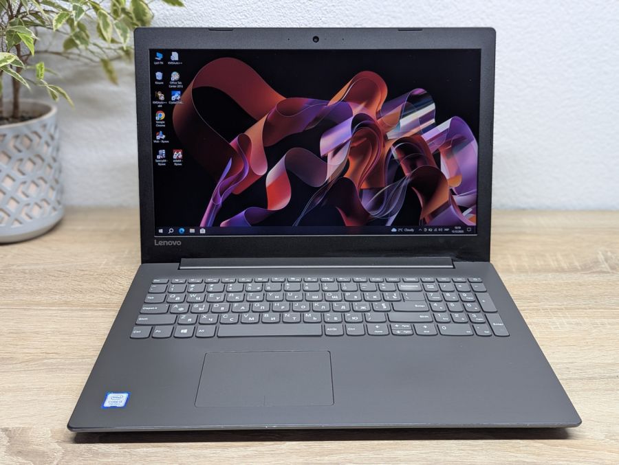 Ноутбук Б/В Lenovo IdeaPad 320-15IKB, Intel Core i3-7100U, DDR4 8 GB, SSD 128GB, 15.6" Full HD