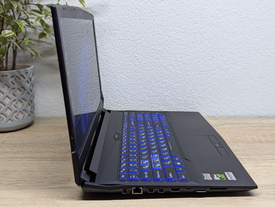 Ноутбук Б/В Clevo N85OHK, Intel Core i7-7700HQ, DDR4 32 GB, SSD 128GB + HDD 1TB, NVIDIA GeForce GTX 1050, 15.6" Full HD