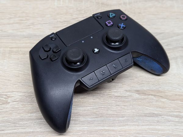 Б/В Ігровий контролер Razer Raiju RZ06-0197