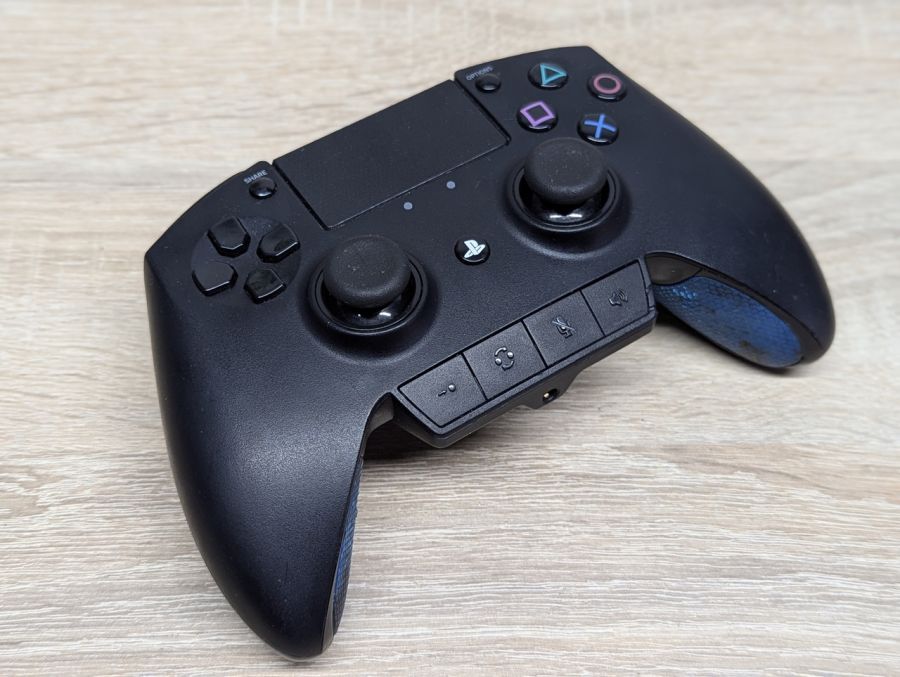 Б/В Ігровий контролер Razer Raiju RZ06-0197