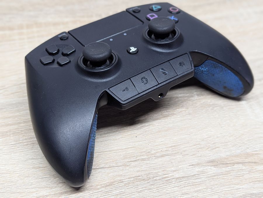Б/В Ігровий контролер Razer Raiju RZ06-0197