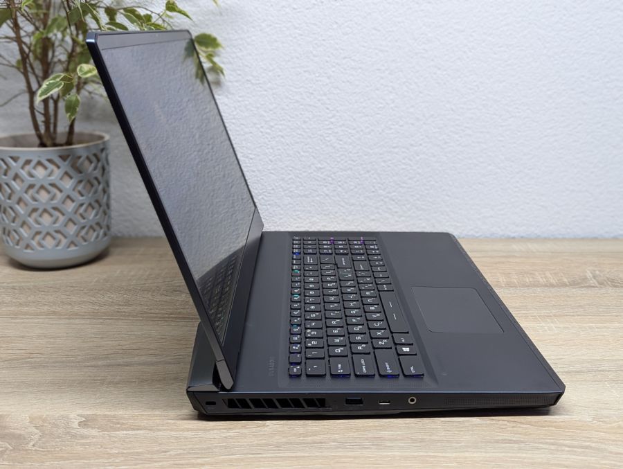Ноутбук Б/В MSI GE76 Raider 11UE, Intel Core i7-11800H, DDR4 16 GB, SSD 512GB + SSD 512GB, NVIDIA GeForce RTX 3060 6Gb, 17.3" Full HD