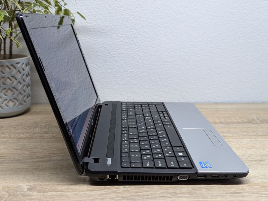 Ноутбук Б/В Acer E1-571, Intel Core i3-3120M, DDR3 8 GB, SSD 128GB, 15.6" HD