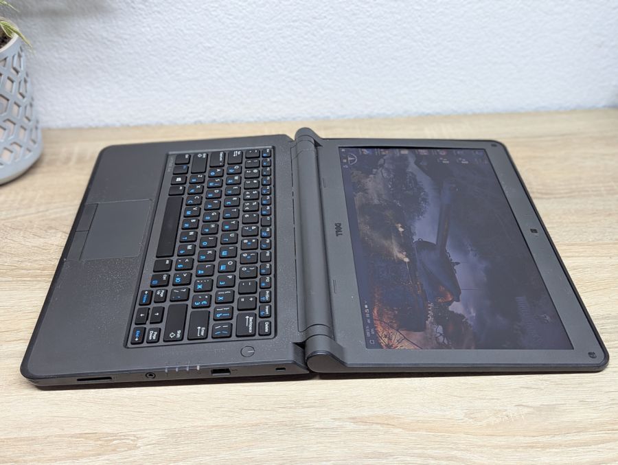Уцінка! Ноутбук Б/В Dell Latitude 3340, Intel Core i3-4005U, DDR3 8 GB, SSD 128GB, 13.3" HD