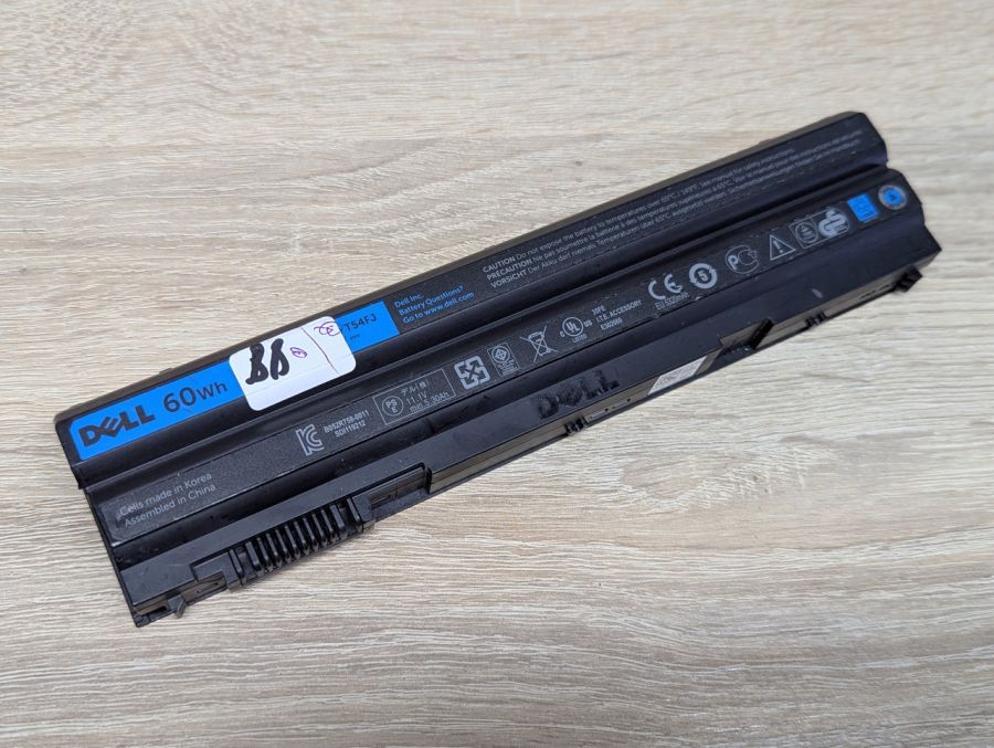 Б/В Оригінальна акумуляторна батарея Dell T54FJ