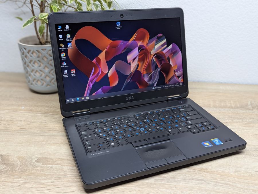 Ноутбук Б/В Dell Latitude E5440, Intel Core i5-4310U, DDR3 8 GB, SSD 128GB, NVIDIA GeForce GT 720M 2Gb, 14"