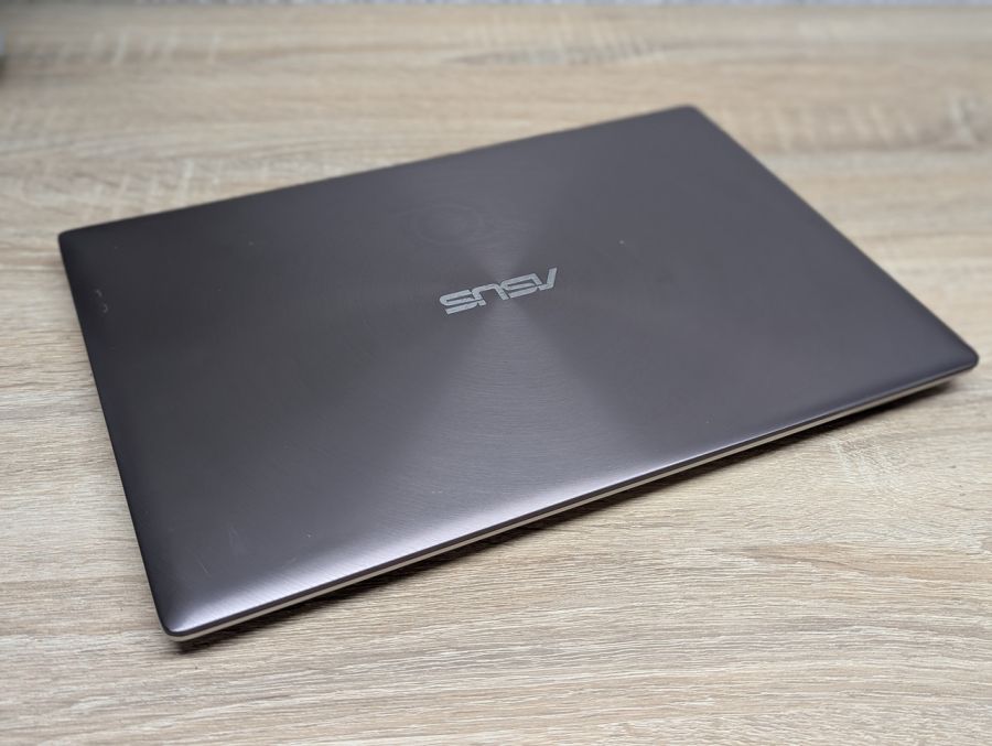 Ноутбук Б/В ASUS Zenbook UX303UB, Intel Core i5-6200U, DDR3 12 GB, SSD 256GB, NVIDIA GeForce 940M 2Gb, 13" Full HD