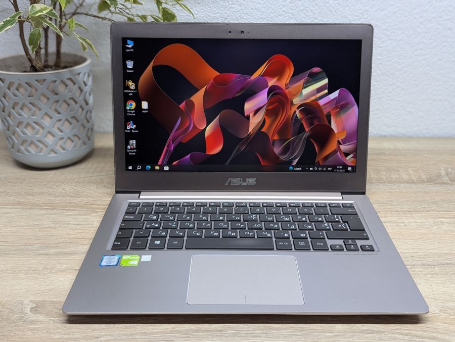 Ноутбук Б/В ASUS Zenbook UX303UB, Intel Core i5-6200U, DDR3 12 GB, SSD 256GB, NVIDIA GeForce 940M 2Gb, 13" Full HD