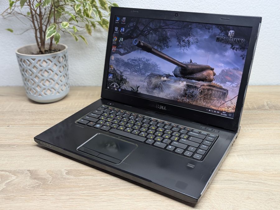 Уцінка! Ноутбук Б/В Dell Vostro 3550, Intel Core i5-2410M, DDR3 8 GB, SSD 128GB, AMD Radeon 6600M, 15.6"