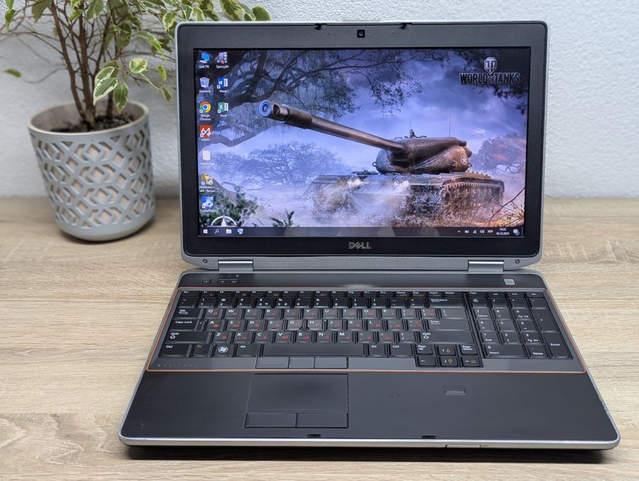 Уцінка! Ноутбук Б/В Dell Latitude E6520, Intel Core i3-2330M, DDR3 8 GB, SSD 128GB, 15.6" HD