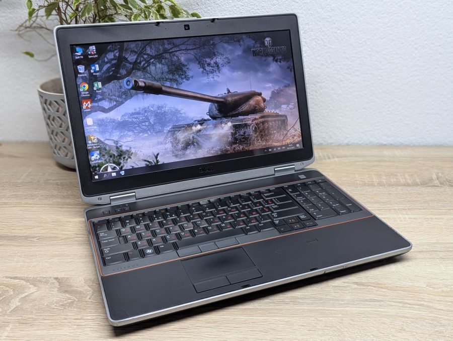 Уцінка! Ноутбук Б/В Dell Latitude E6520, Intel Core i3-2330M, DDR3 8 GB, SSD 128GB, 15.6" HD