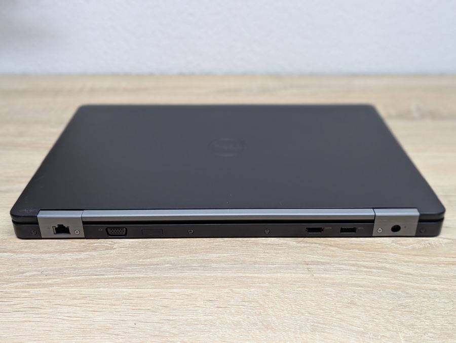 Ноутбук Б/В Dell Latitude E5570, Intel Core i5-6300U, DDR4 8 GB, SSD 128GB, AMD Radeon R7 M360 2Gb, 15.6" Full HD