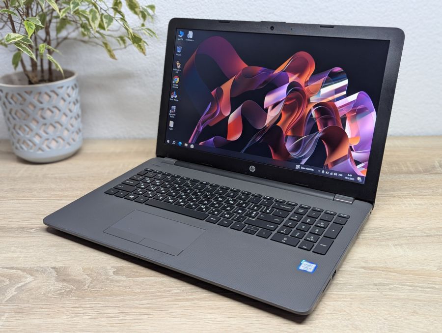Уцінка! Ноутбук Б/В HP 250 G6, Intel Core i3-6006U, DDR4 8 GB, SSD 128GB, 15.6" HD