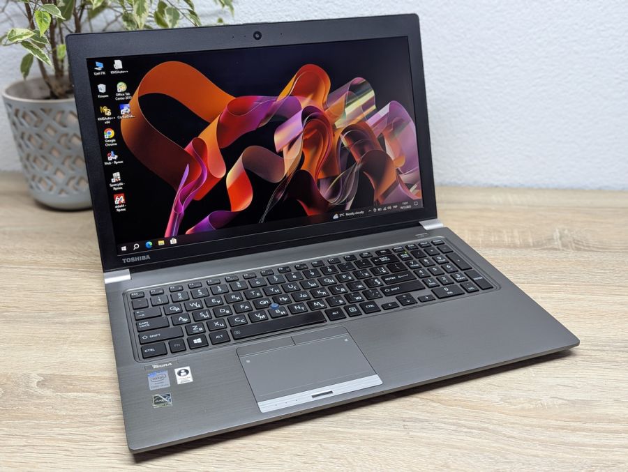 Уцінка! Ноутбук Б/В Toshiba Tecra Z50-A-10P, Intel Core i5-4300U, DDR3 8 GB, SSD 128GB, 15.6" HD