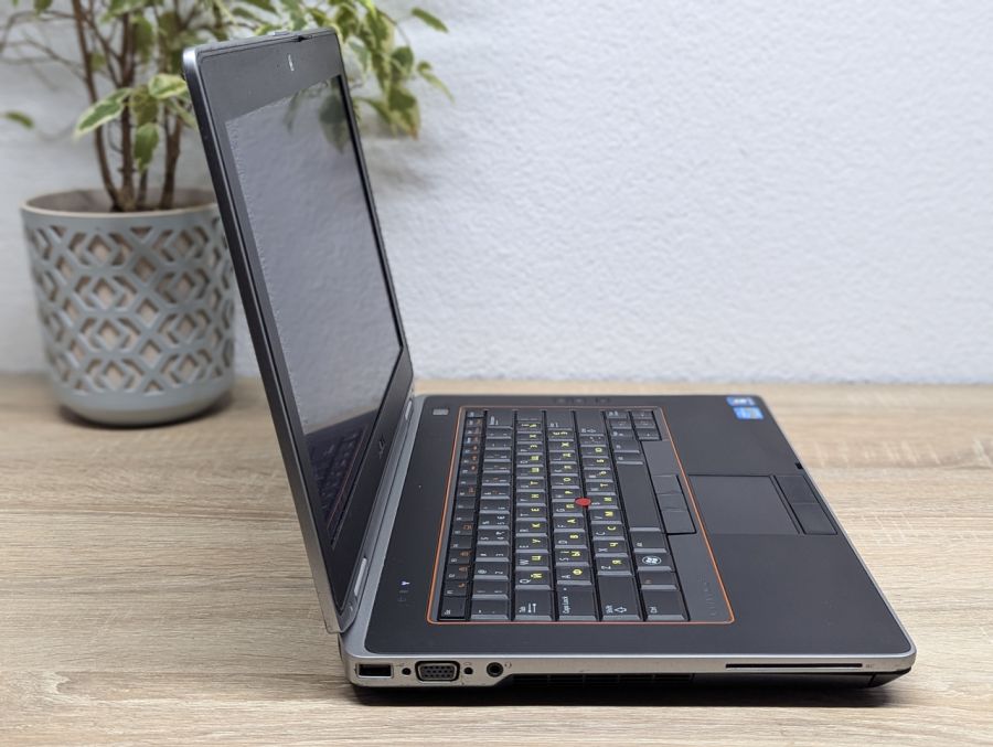 Ноутбук Б/В Dell Latitude E6420, Intel Core i5-2520M, DDR3, SSD 128GB, 15.6" HD
