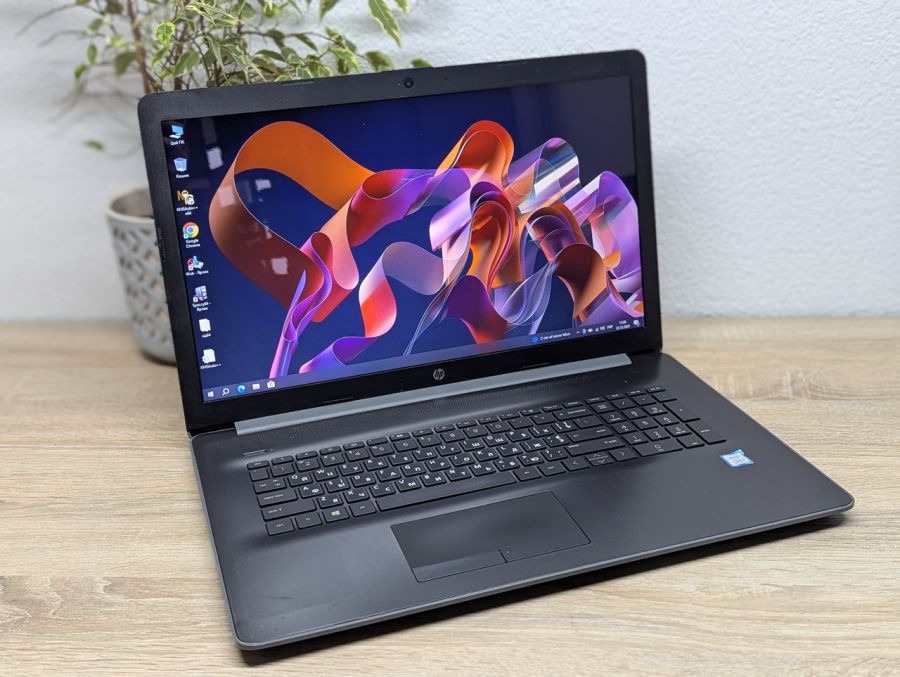 Ноутбук Б/В HP Laptop 17, Intel Core i3-8130U, DDR4 8 GB, SSD 128GB, 17.3" UHD