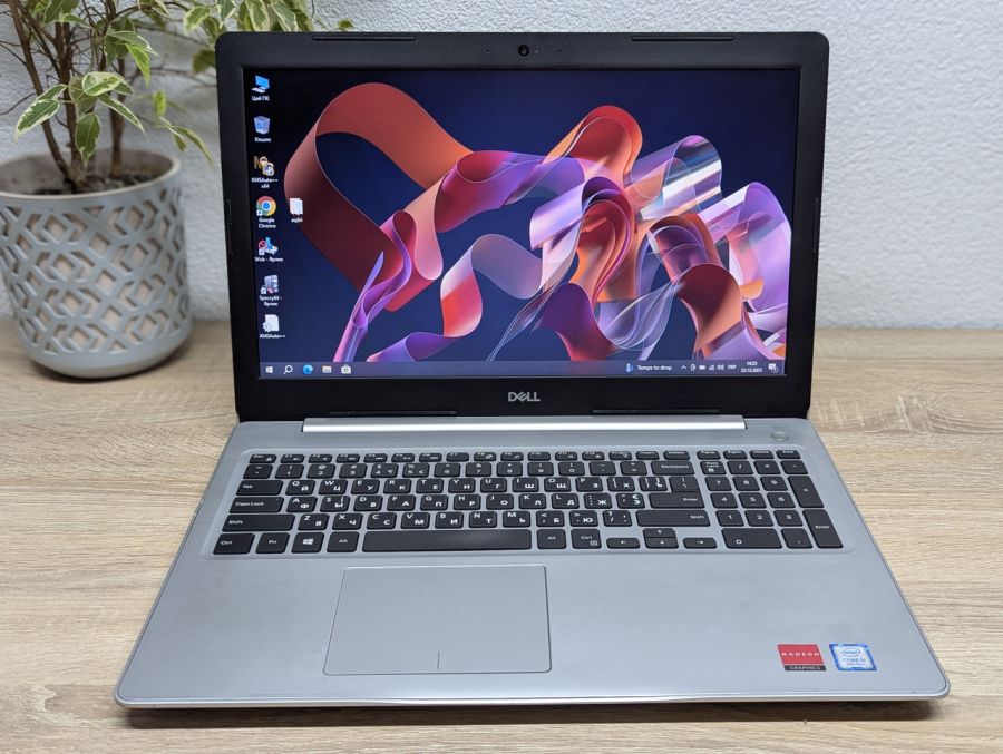Уцінка! Ноутбук Б/В Dell Inspiron 5570, Intel Core i5-8250U, DDR4 16 GB, SSD 128GB + SSD 500GB, AMD Radeon 530 4Gb, 15.6"