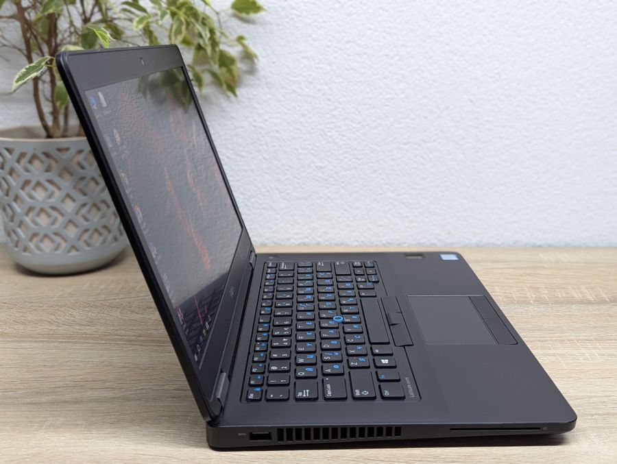 Уцінка! Ноутбук Б/В Dell Latitude E5470, Intel Core i5-6300U, DDR4 8 GB, SSD 128GB, 14" Full HD